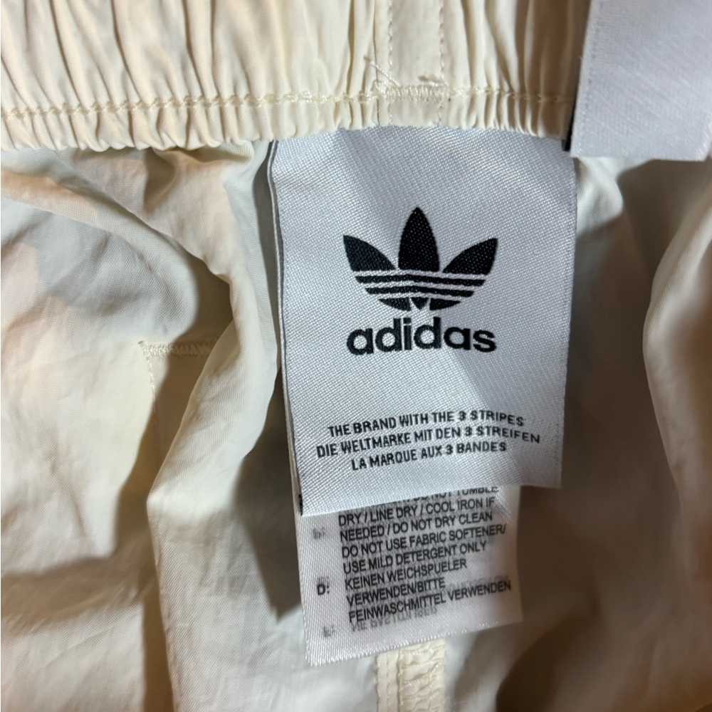 Menβs Adidas Sprinter Shorts β Wonder White - NWT - MSRP $45 - Picture 5 of 8